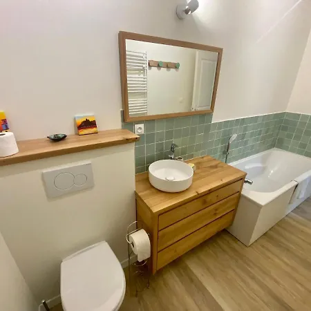 Апартаменты Agreable Maison De Sur Trois Etages *