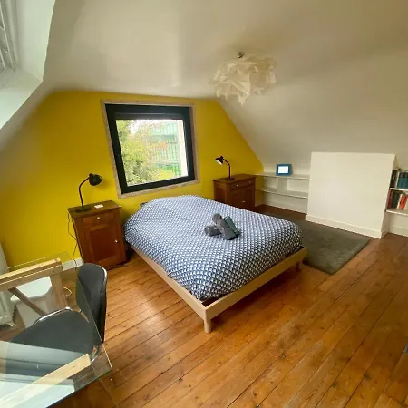 Agreable Maison De Sur Trois Etages Апартаменты *