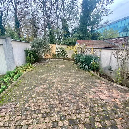 Апартаменты Agreable Maison De Sur Trois Etages