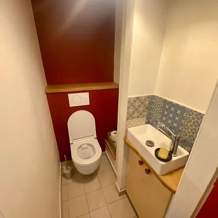 Апартаменты Agreable Maison De Sur Trois Etages Руан
